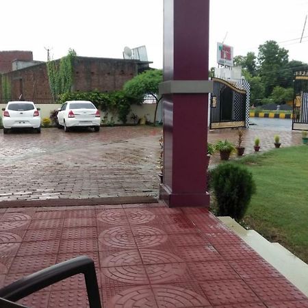 Hotel The Ideal Kushinagar ภายนอก รูปภาพ