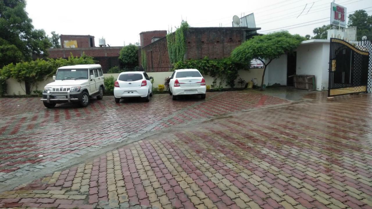 Hotel The Ideal Kushinagar ภายนอก รูปภาพ