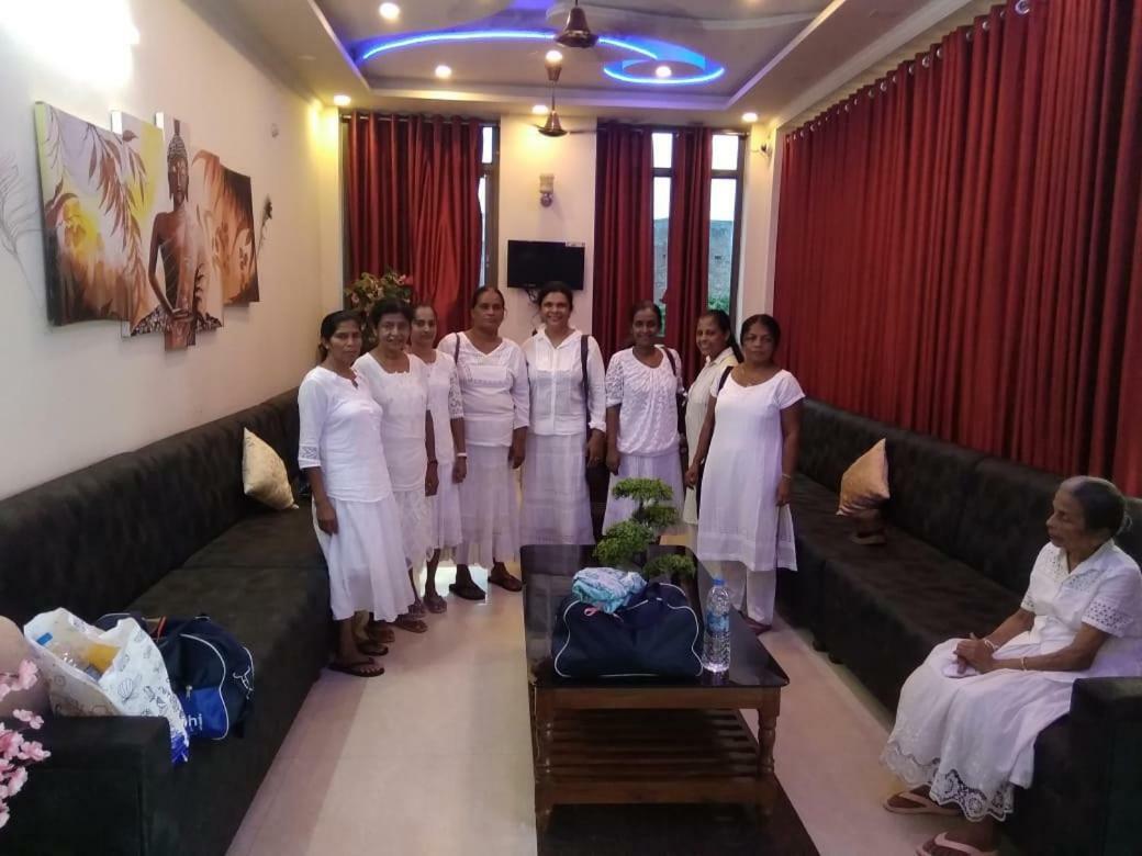 Hotel The Ideal Kushinagar ภายนอก รูปภาพ