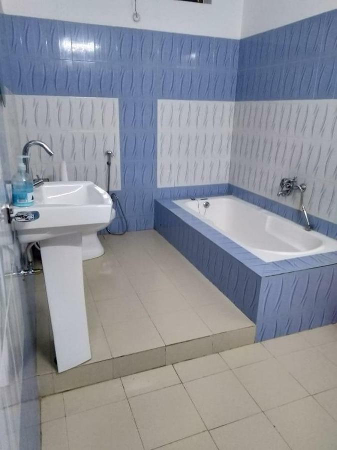 Hotel The Ideal Kushinagar ภายนอก รูปภาพ